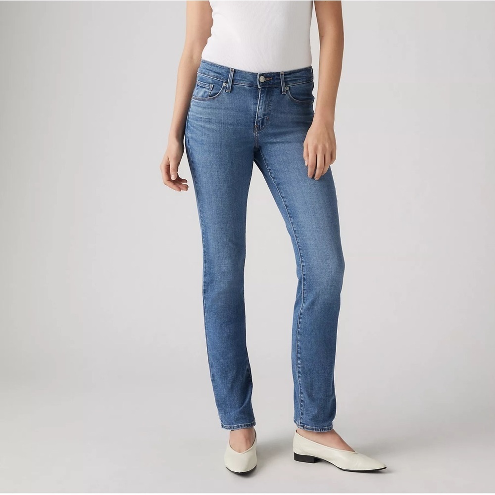 Levi's 505 Women's Straight Leg Jeans Medium Wash 8 Short